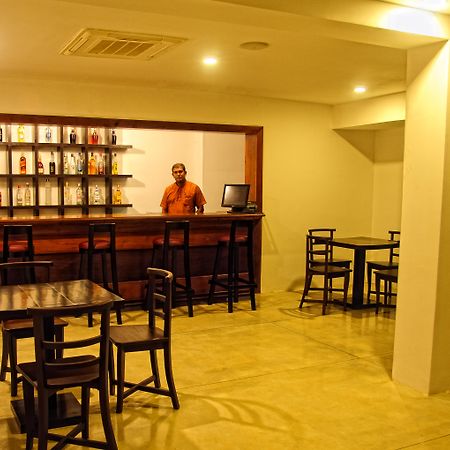 Rajarata Hotel Anuradhapura Zewnętrze zdjęcie