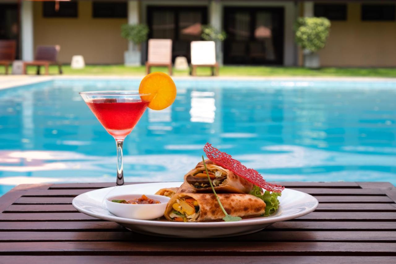 Rajarata Hotel Anuradhapura Zewnętrze zdjęcie