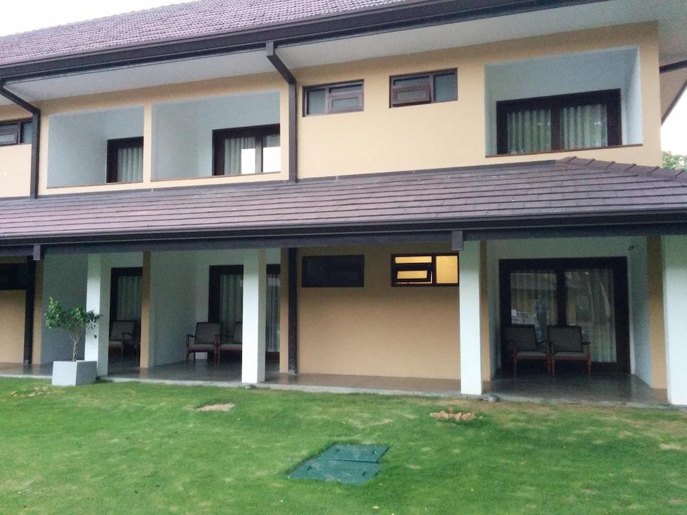 Rajarata Hotel Anuradhapura Zewnętrze zdjęcie