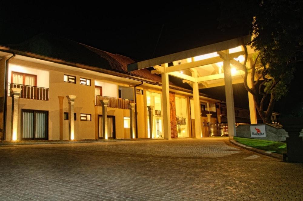 Rajarata Hotel Anuradhapura Zewnętrze zdjęcie