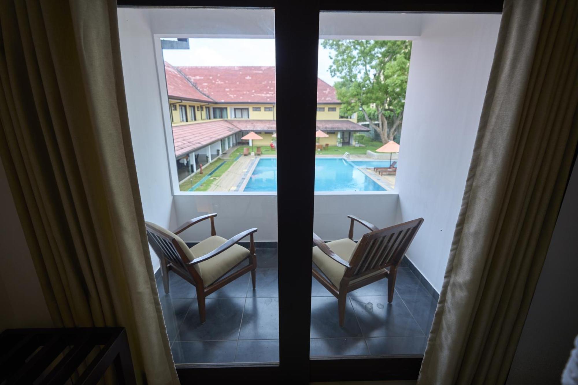 Rajarata Hotel Anuradhapura Zewnętrze zdjęcie