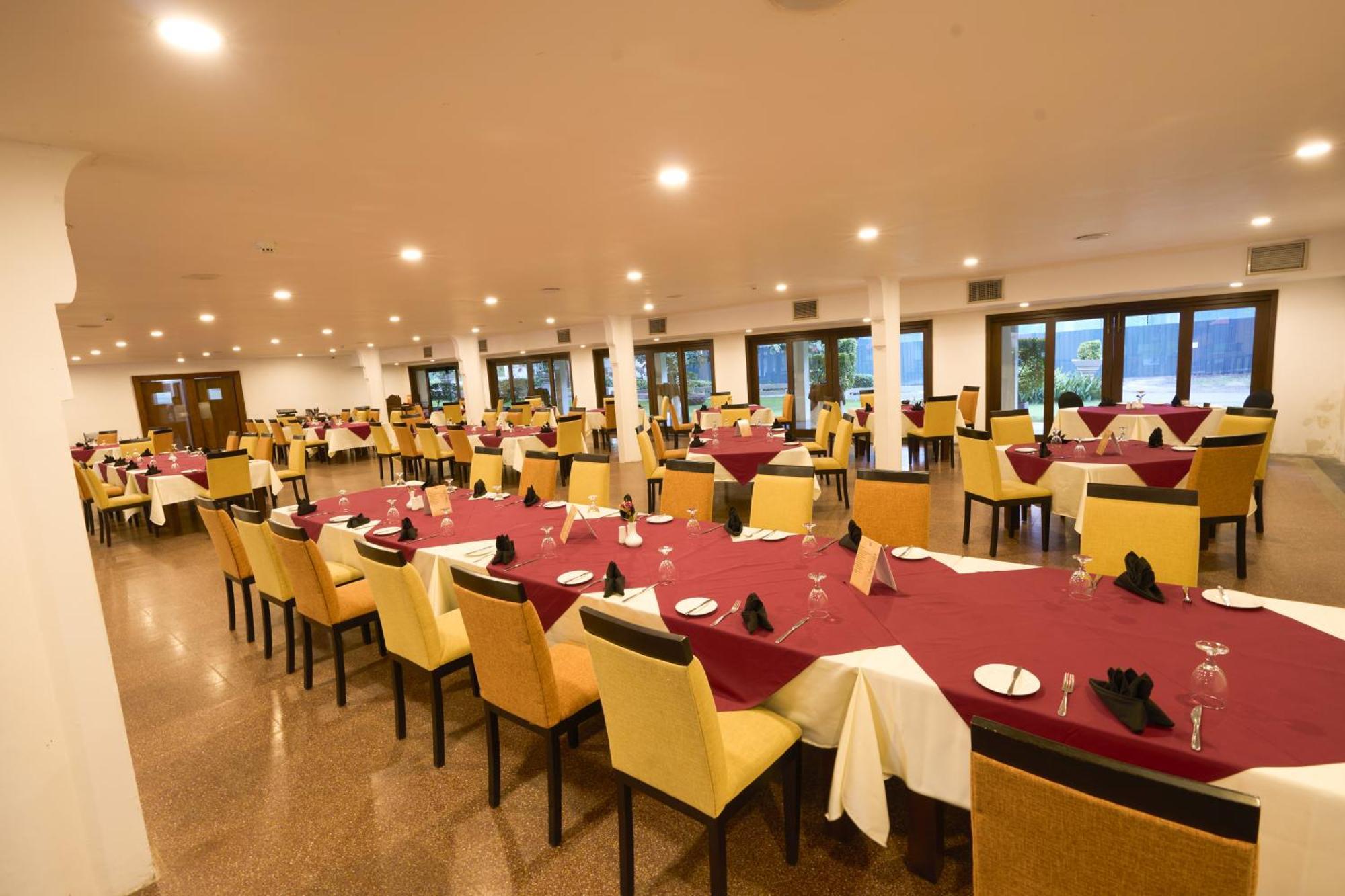 Rajarata Hotel Anuradhapura Zewnętrze zdjęcie