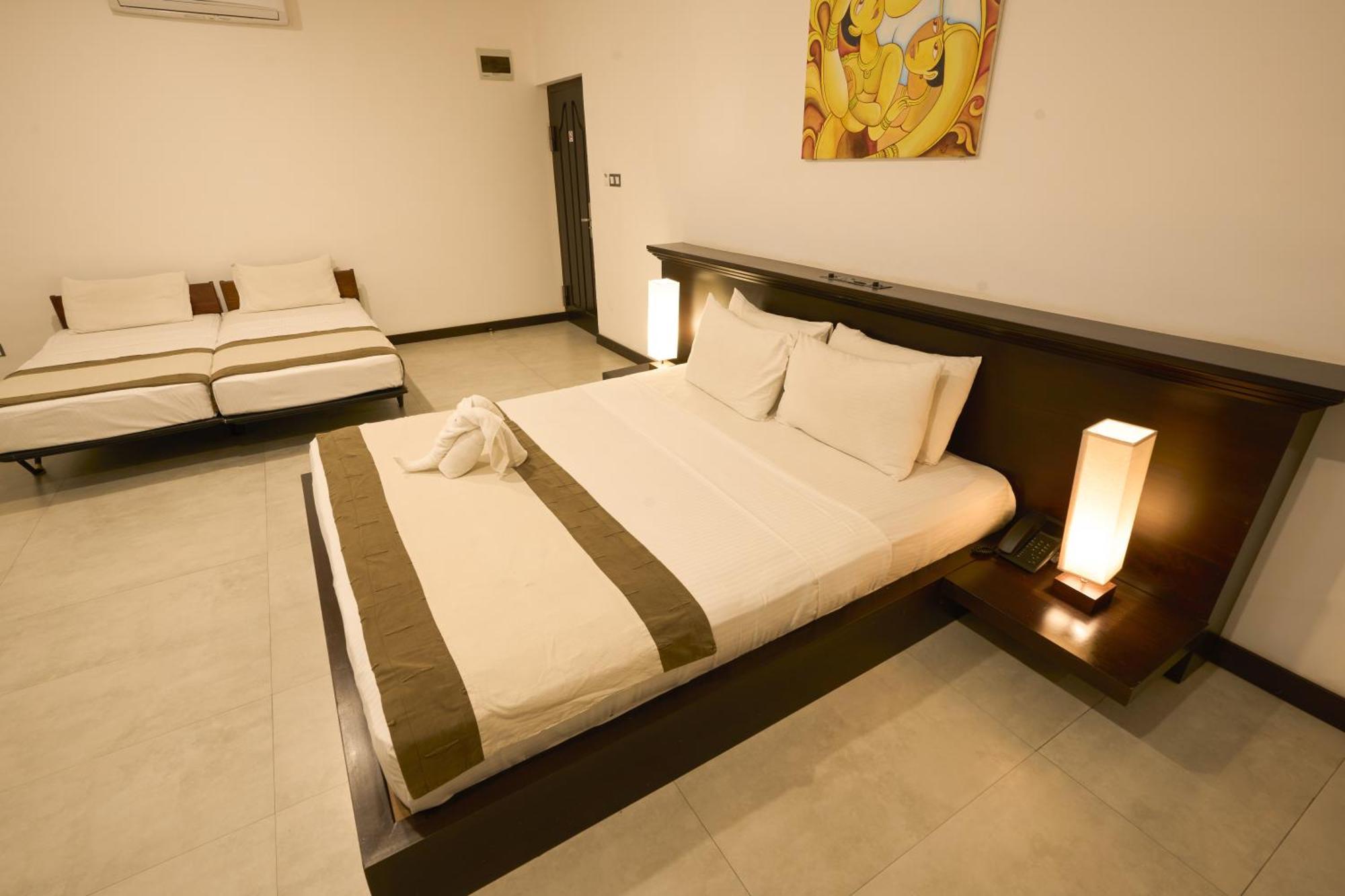 Rajarata Hotel Anuradhapura Zewnętrze zdjęcie