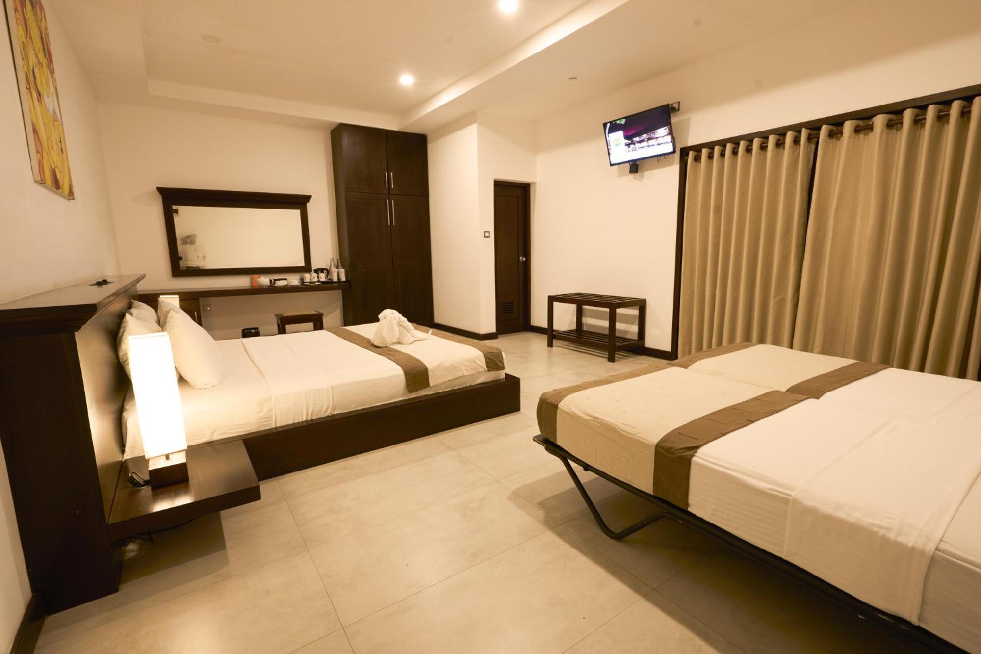 Rajarata Hotel Anuradhapura Zewnętrze zdjęcie
