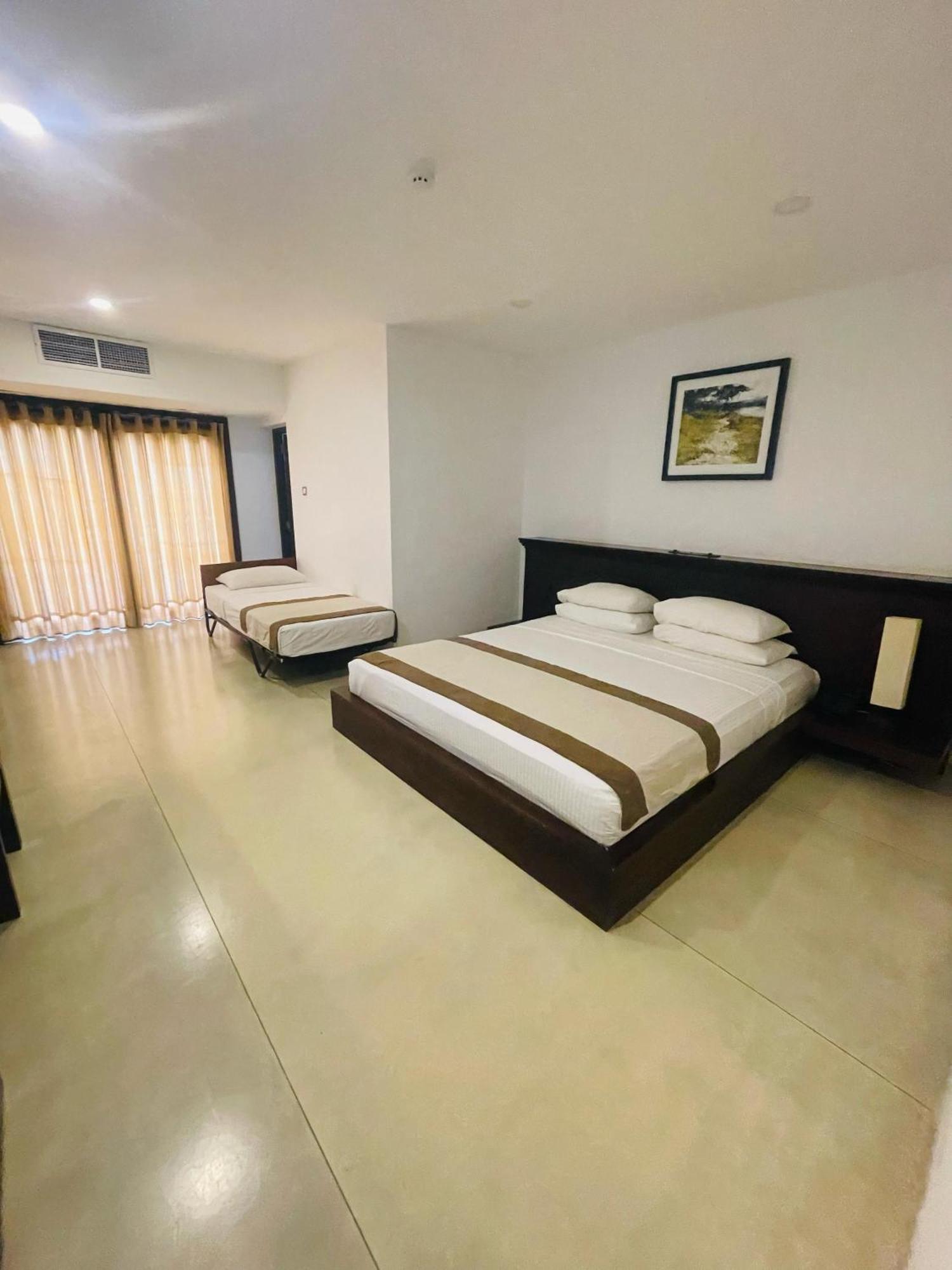 Rajarata Hotel Anuradhapura Zewnętrze zdjęcie